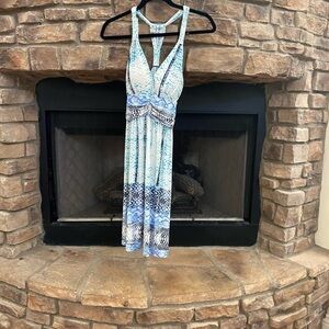 NWOT blue, navy blue teal and white razorback sundress with padded bra. Size 8